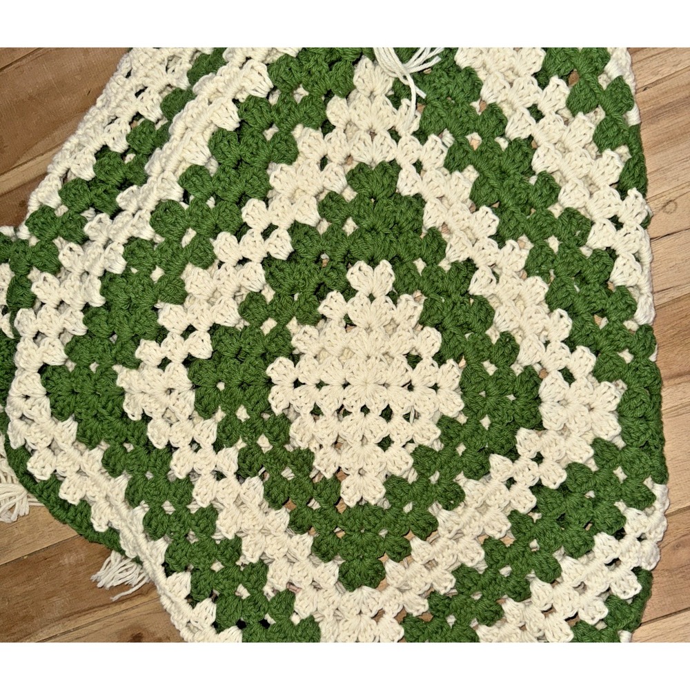 Vtg GROOVY 70s Crochet Granny Square Poncho - Green Cream Fringe | Handmade Boho - Picture 11 of 11